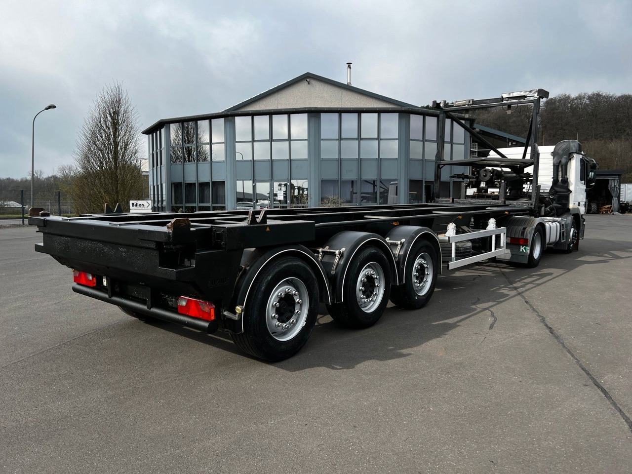 H&W 3- Achs Auflieger für Presscontainer H&W 3- Achs Auflieger für Presscontainer - ناقل حاوية/ نصف مقطورة بحاوية: صورة 1 H&W 3- Achs Auflieger für Presscontainer H&W 3- Achs Auflieger für Presscontainer - ناقل حاوية/ نصف مقطورة بحاوية: صورة 1