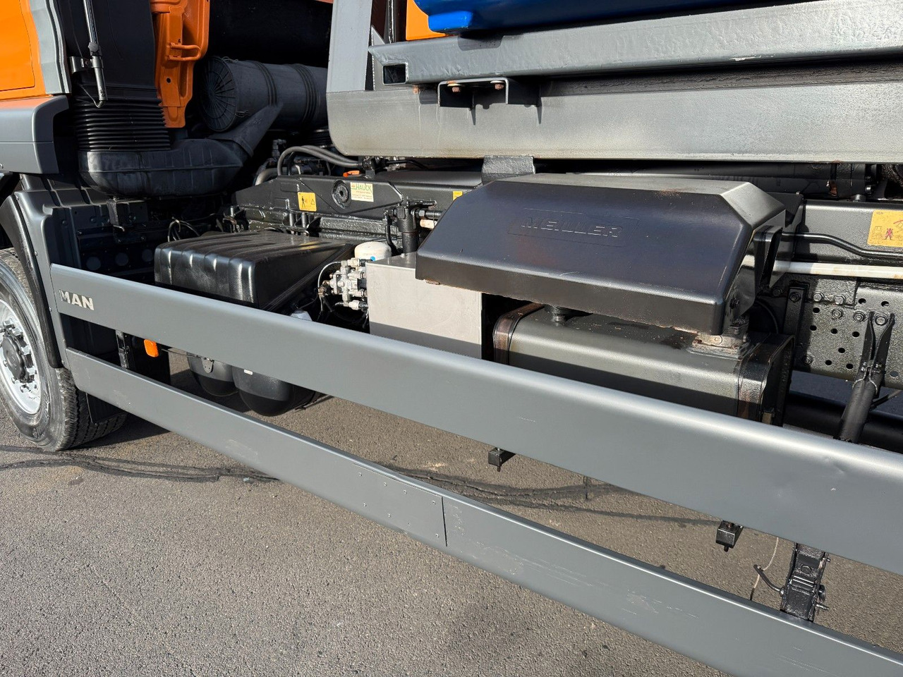 MAN TGA 18.360 4x4 Winterdienst Meiller Abroller - شاحنة برافعة خطافية: صورة 4 MAN TGA 18.360 4x4 Winterdienst Meiller Abroller - شاحنة برافعة خطافية: صورة 4