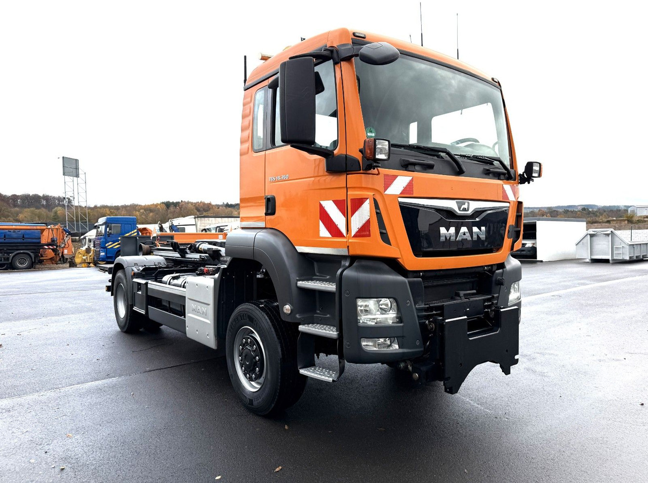 MAN TGS 18.360 4x4 Winterdienst Fahrgestell - شاحنة بهيكل معدني للمقصورة: صورة 1 MAN TGS 18.360 4x4 Winterdienst Fahrgestell - شاحنة بهيكل معدني للمقصورة: صورة 1