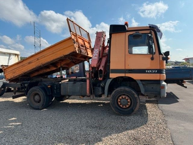 Mercedes-Benz Actros 1831 4x4 Kipper - Kran- Kupplung- Blattfe - شاحنة قلاب, شاحنة كرين: صورة 1 Mercedes-Benz Actros 1831 4x4 Kipper - Kran- Kupplung- Blattfe - شاحنة قلاب, شاحنة كرين: صورة 1