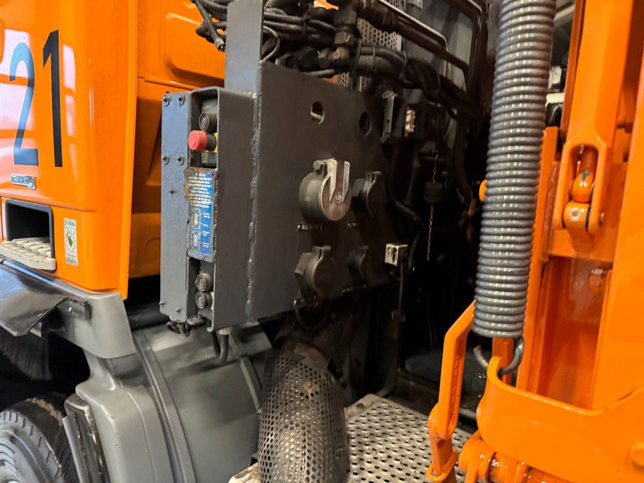 Mercedes-Benz Actros 2036 4x4 DautelWechselsystem Winterdienst Mercedes-Benz Actros 2036 4x4 DautelWechselsystem Winterdienst - شاحنة قلاب: صورة 5 Mercedes-Benz Actros 2036 4x4 DautelWechselsystem Winterdienst Mercedes-Benz Actros 2036 4x4 DautelWechselsystem Winterdienst - شاحنة قلاب: صورة 5