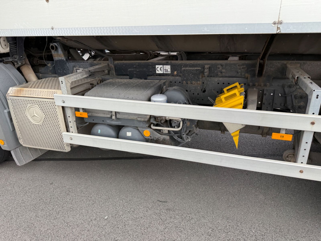 Mercedes-Benz Actros MP3 2532 6x2 Faun Rotorpress 521 - شاحنة قمامة: صورة 5 Mercedes-Benz Actros MP3 2532 6x2 Faun Rotorpress 521 - شاحنة قمامة: صورة 5