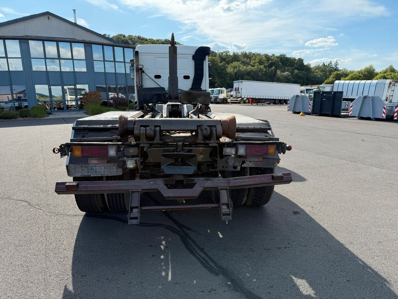 Volvo 380 F 12 Intercooler - Blattfederung- Schaltgetr - شاحنة بهيكل معدني للمقصورة: صورة 5 Volvo 380 F 12 Intercooler - Blattfederung- Schaltgetr - شاحنة بهيكل معدني للمقصورة: صورة 5