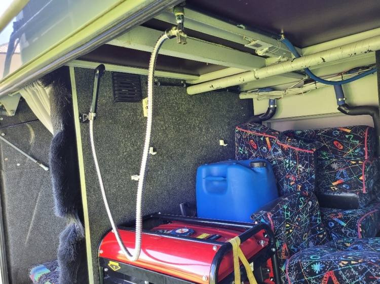 VOLVO B12M BERKHOF AXIAL70 MOTORHOME KLIMA 3.2003 - حافلة نقل لمسافات طويلة: صورة 3 VOLVO B12M BERKHOF AXIAL70 MOTORHOME KLIMA 3.2003 - حافلة نقل لمسافات طويلة: صورة 3