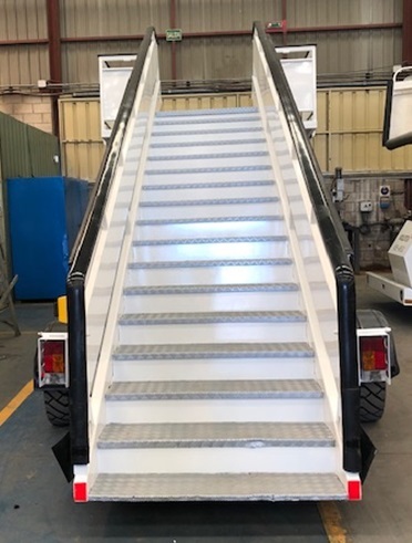 EINSA Passenger Stairs EDU Wide - سلالم الطائرة: صورة 4 EINSA Passenger Stairs EDU Wide - سلالم الطائرة: صورة 4