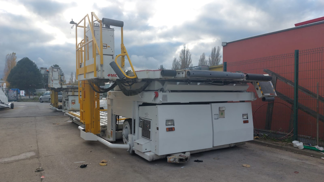 FMC loader Commander 15 Universal Main Deck - محملات الحاويات والمنصات النقالة: صورة 2 FMC loader Commander 15 Universal Main Deck - محملات الحاويات والمنصات النقالة: صورة 2