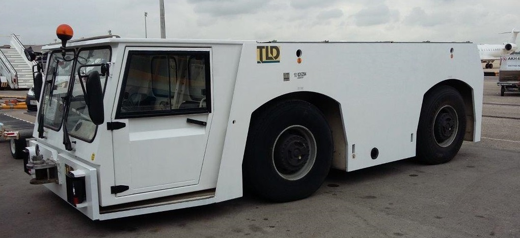 Pushback Tractor TLD TMX400-30 - جرارات الطائرات: صورة 2 Pushback Tractor TLD TMX400-30 - جرارات الطائرات: صورة 2