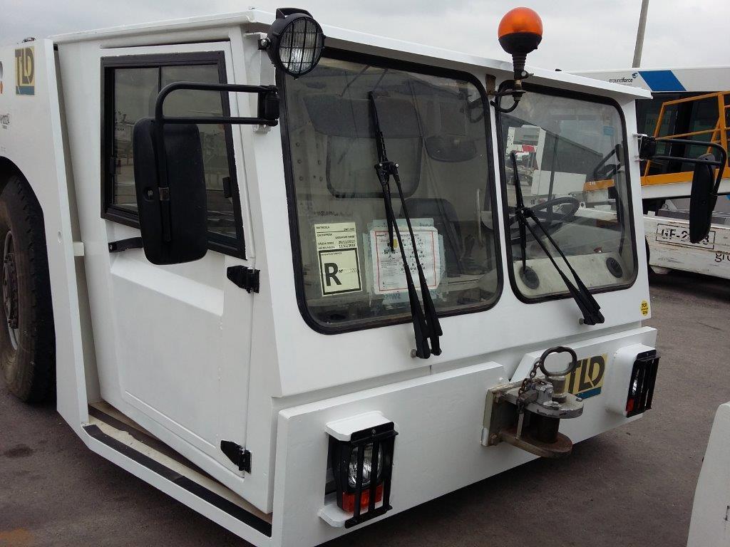 Pushback Tractor TLD TMX400-30 - جرارات الطائرات: صورة 1 Pushback Tractor TLD TMX400-30 - جرارات الطائرات: صورة 1