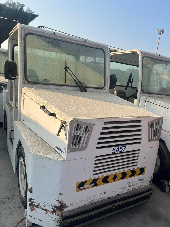 Schopf Rofan ZDi Diesel Tractor 8Tons - جرارات الطائرات: صورة 1 Schopf Rofan ZDi Diesel Tractor 8Tons - جرارات الطائرات: صورة 1