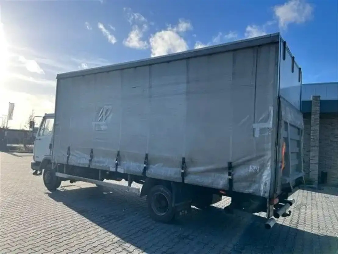 DAF LF 45.160 FA45.160 - شاحنة ذات ستائر جانبية: صورة 4 DAF LF 45.160 FA45.160 - شاحنة ذات ستائر جانبية: صورة 4