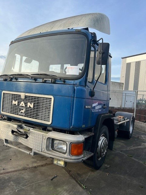 MAN 12.232 18.232 - رأس تريلا: صورة 1 MAN 12.232 18.232 - رأس تريلا: صورة 1