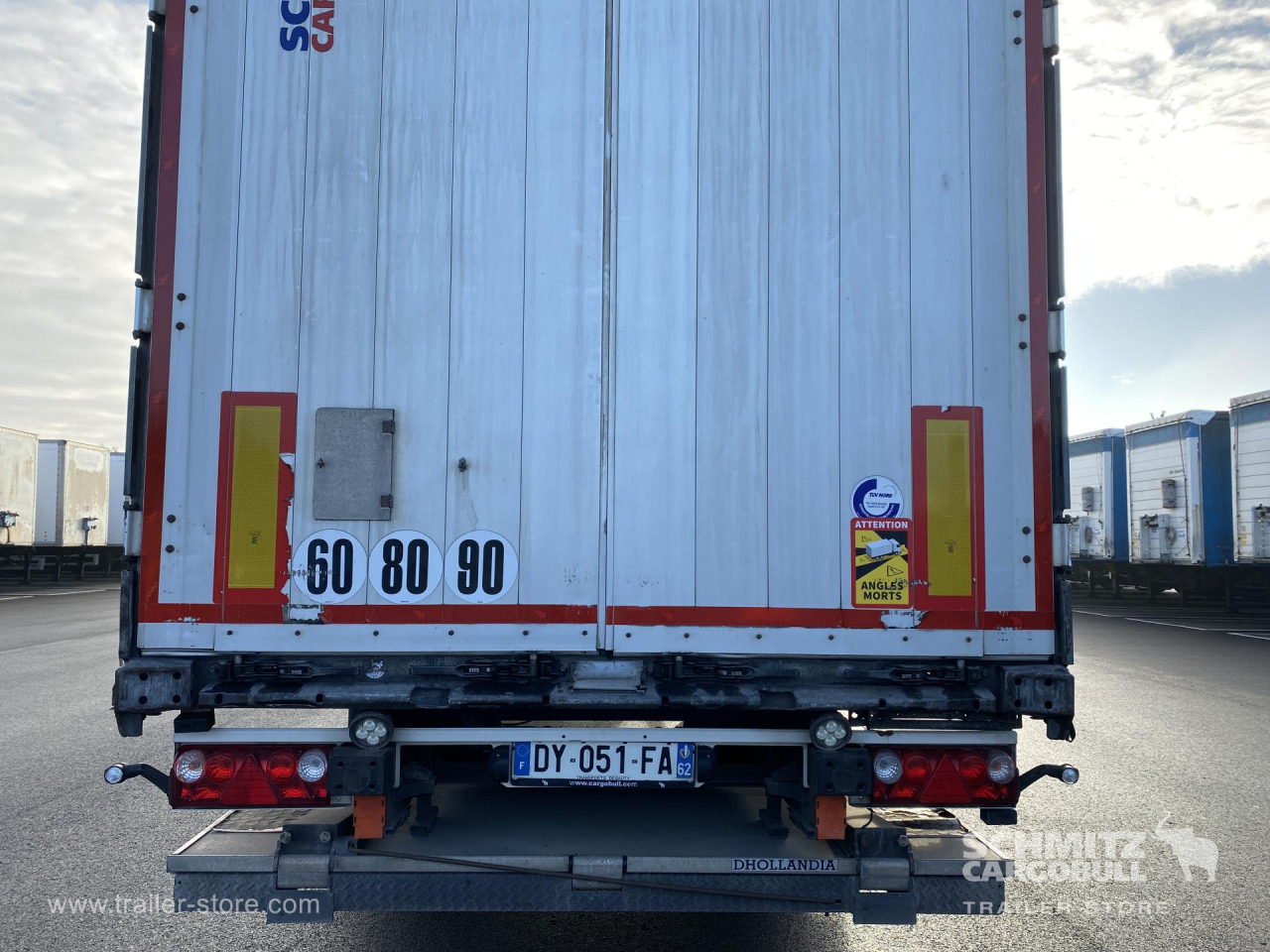SCHMITZ Curtainsider Standard Taillift - نصف مقطورة بستائر جانبية: صورة 2 SCHMITZ Curtainsider Standard Taillift - نصف مقطورة بستائر جانبية: صورة 2
