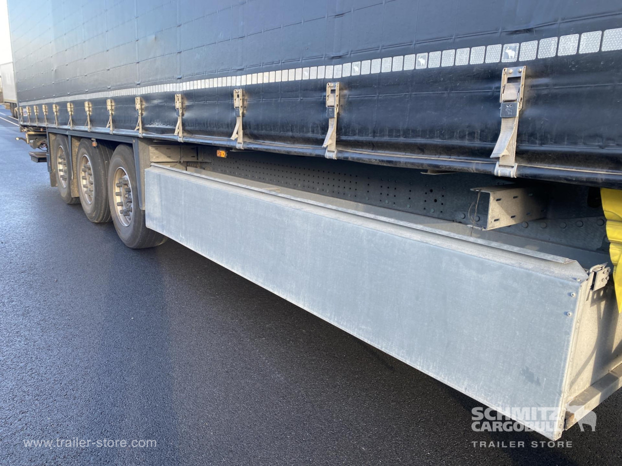 SCHMITZ Curtainsider Standard Taillift - نصف مقطورة بستائر جانبية: صورة 4 SCHMITZ Curtainsider Standard Taillift - نصف مقطورة بستائر جانبية: صورة 4