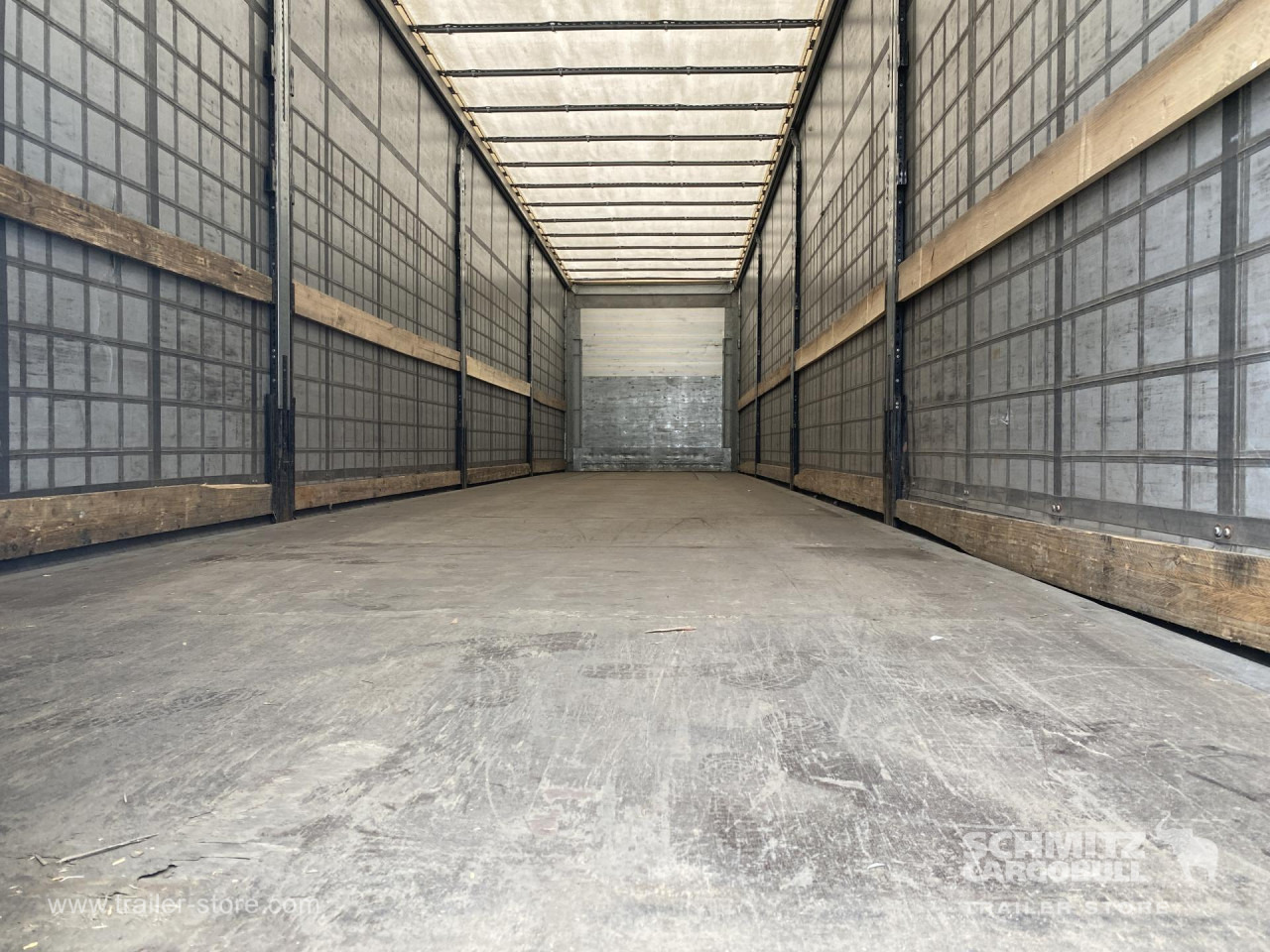 SCHMITZ Curtainsider Standard Taillift - نصف مقطورة بستائر جانبية: صورة 4 SCHMITZ Curtainsider Standard Taillift - نصف مقطورة بستائر جانبية: صورة 4
