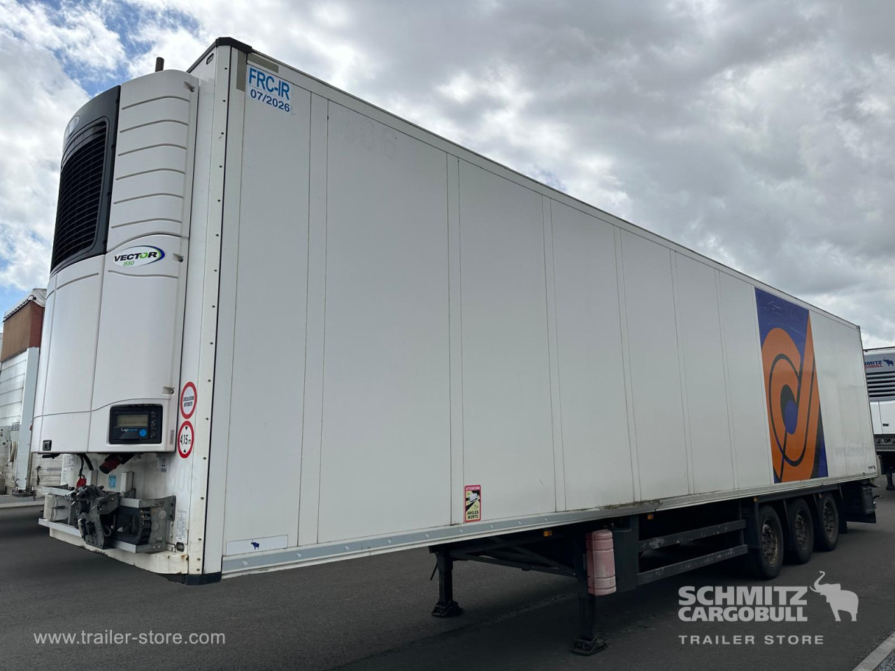 SCHMITZ Reefer Standard - نصف مقطورة ثابتة الحرارة: صورة 1 SCHMITZ Reefer Standard - نصف مقطورة ثابتة الحرارة: صورة 1