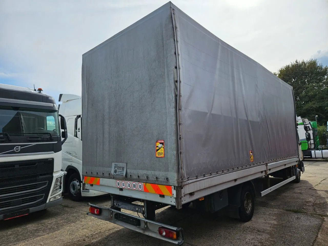 DAF LF 45.180 EEV - More units in stock! - شاحنة مغلقة بستائر جانبية: صورة 5 DAF LF 45.180 EEV - More units in stock! - شاحنة مغلقة بستائر جانبية: صورة 5
