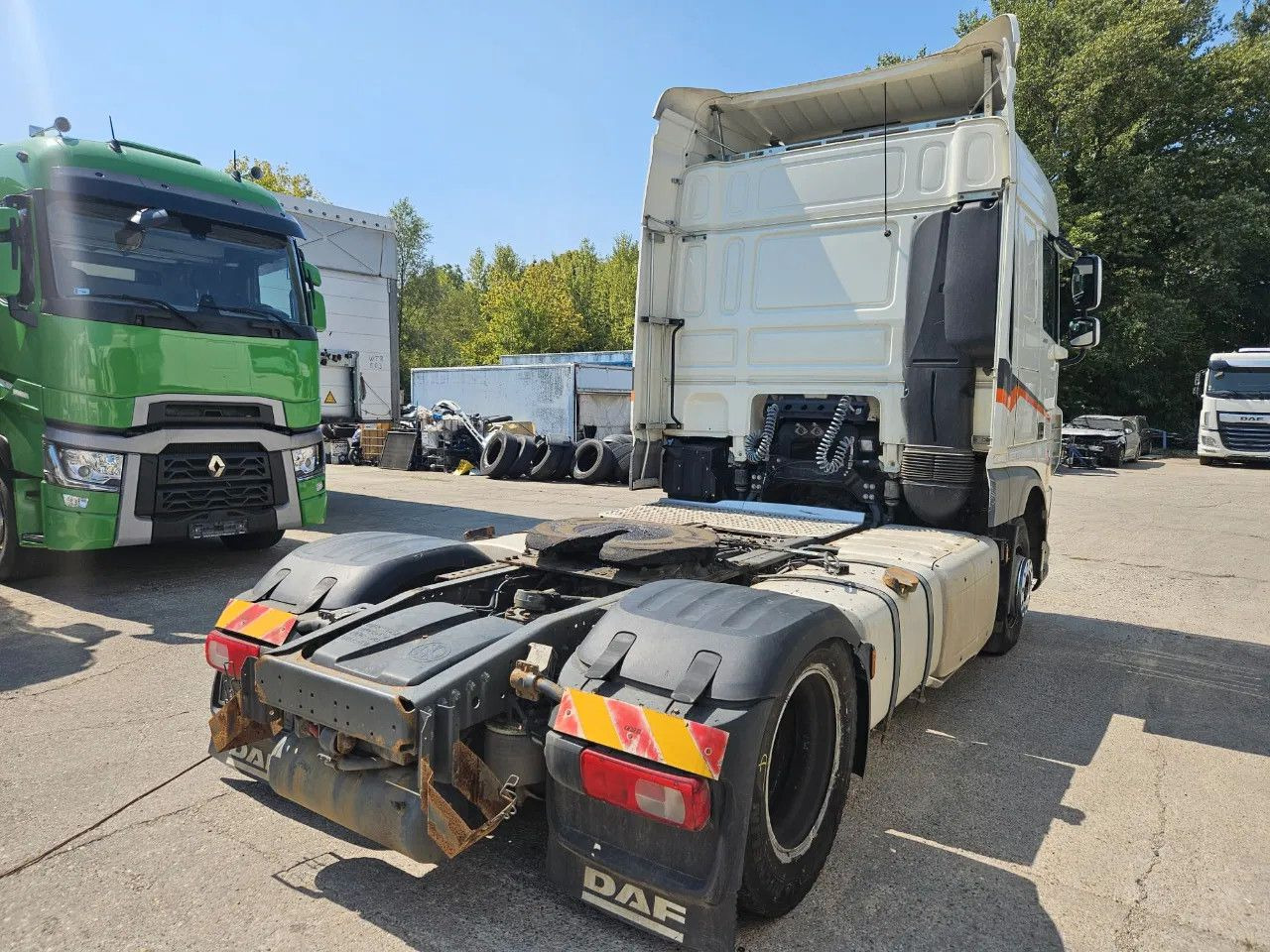 DAF XF 460 Space Cab Standklima 2 units - رأس تريلا: صورة 4 DAF XF 460 Space Cab Standklima 2 units - رأس تريلا: صورة 4