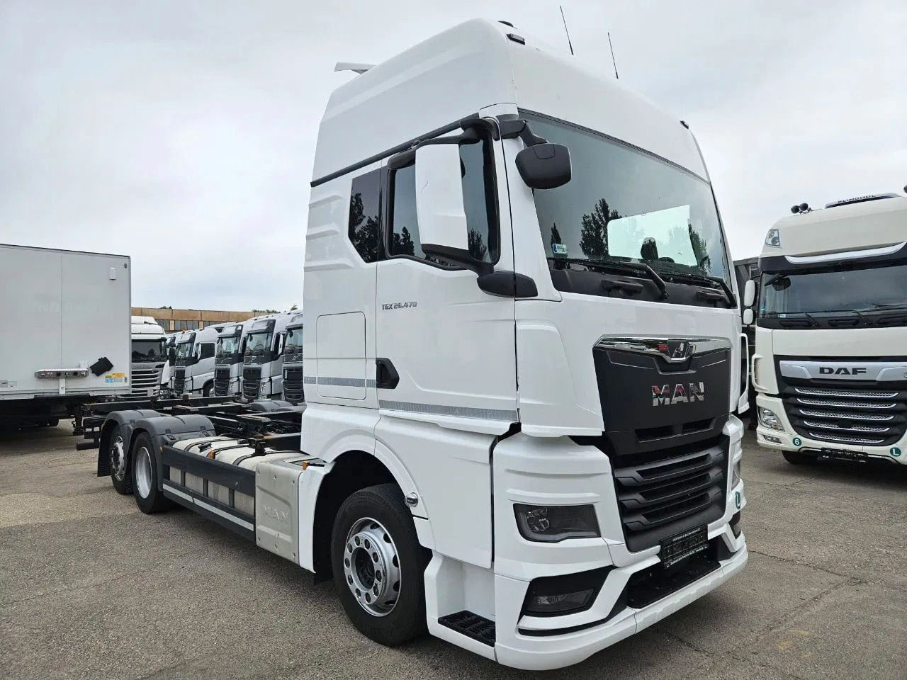 MAN TGX 26.470 XXL BDF 6x2 2 units, NAVI, Lift Axle - ناقلة حاويات/ شاحنة حاويات: صورة 2 MAN TGX 26.470 XXL BDF 6x2 2 units, NAVI, Lift Axle - ناقلة حاويات/ شاحنة حاويات: صورة 2