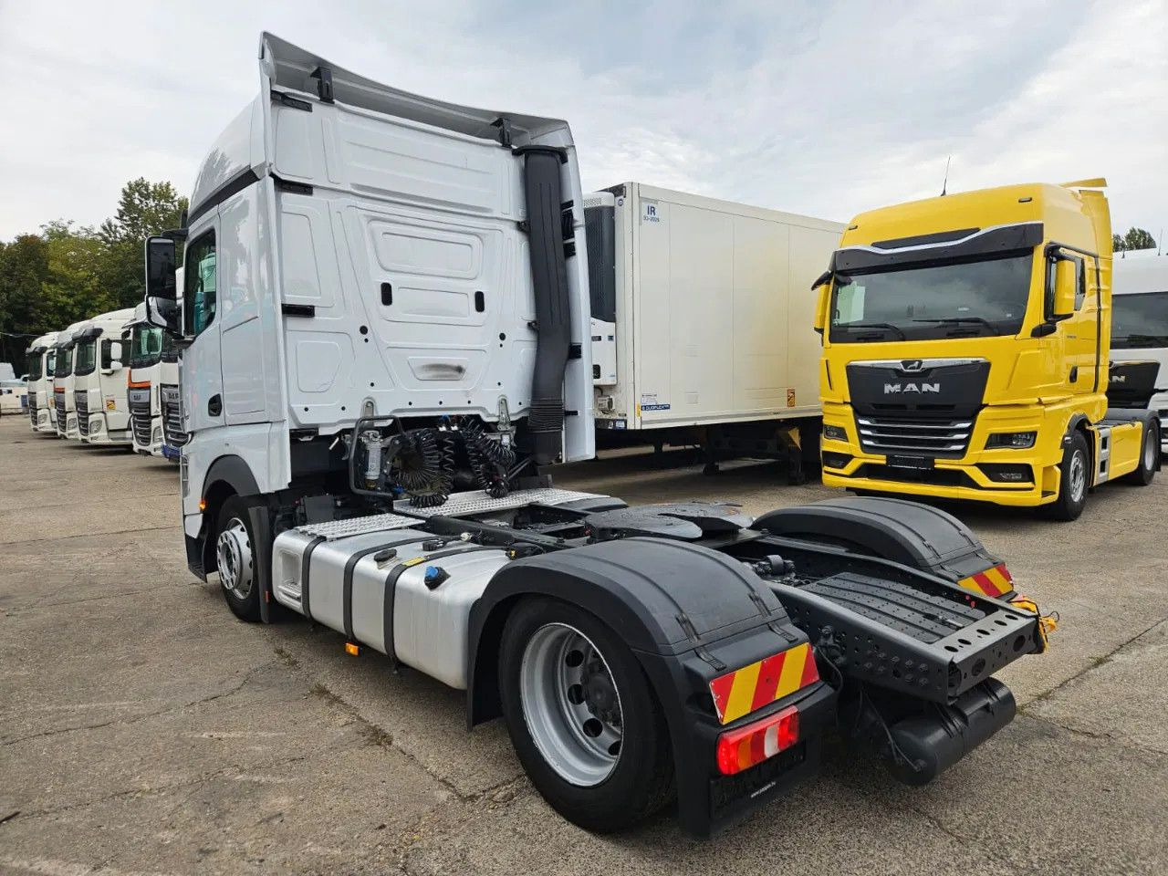 Mercedes-Benz Actros 1851 Mega, BigSpace, Standklima, 2 units - رأس تريلا: صورة 4 Mercedes-Benz Actros 1851 Mega, BigSpace, Standklima, 2 units - رأس تريلا: صورة 4