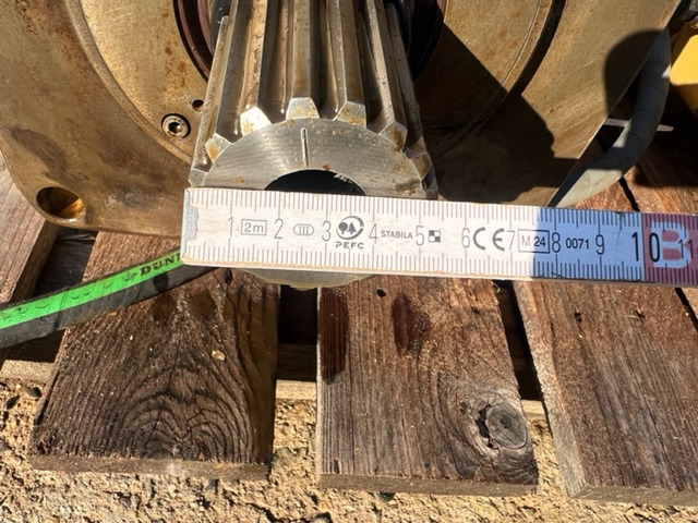 CATERPILLAR - مضخة هيدروليكية - حفار زاحف: صورة 3 CATERPILLAR - مضخة هيدروليكية - حفار زاحف: صورة 3