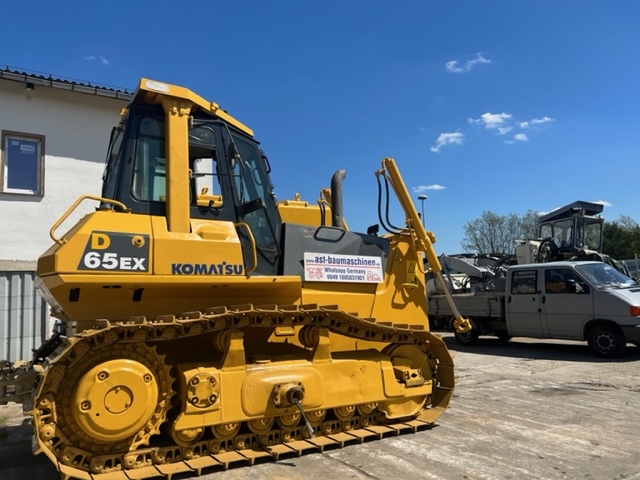 KOMATSU D65EX12 mit Ripperventil - بلدوزر: صورة 2 KOMATSU D65EX12 mit Ripperventil - بلدوزر: صورة 2