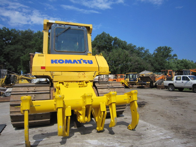 KOMATSU D85PX15 mit 3-Zahn-Ripper - بلدوزر: صورة 2 KOMATSU D85PX15 mit 3-Zahn-Ripper - بلدوزر: صورة 2