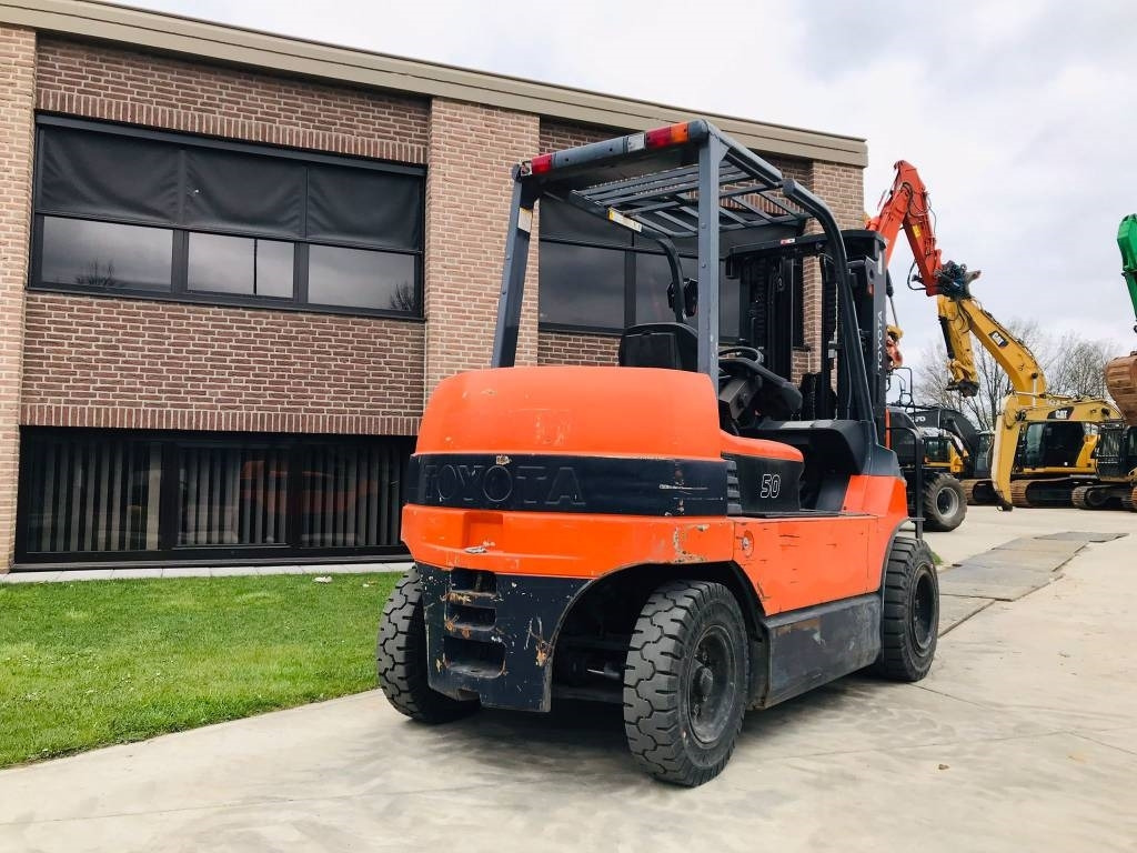 رافعة شوكية كهربائية Toyota 7 FB MF 50: صورة 6