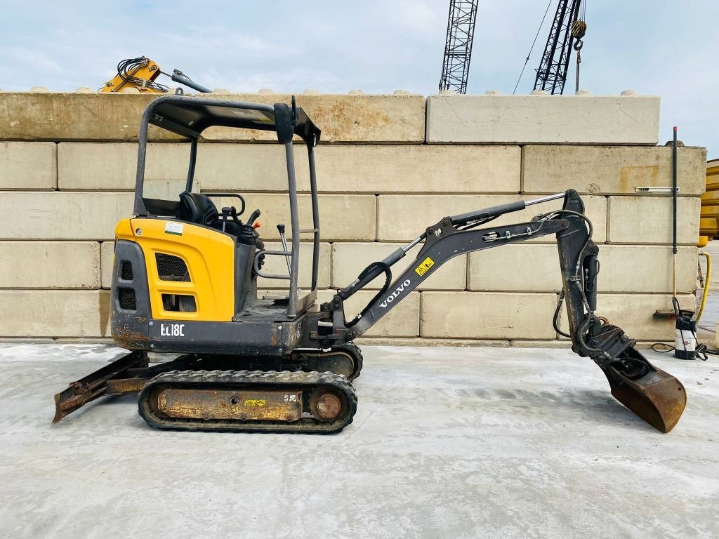 Volvo EC 18 C - حفار صغير: صورة 2 Volvo EC 18 C - حفار صغير: صورة 2
