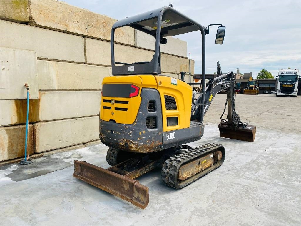 Volvo EC 18 C - حفار صغير: صورة 3 Volvo EC 18 C - حفار صغير: صورة 3