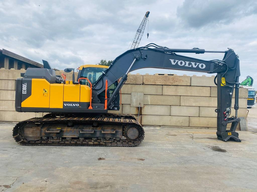 Volvo EC 180 E - حفار زاحف: صورة 2 Volvo EC 180 E - حفار زاحف: صورة 2