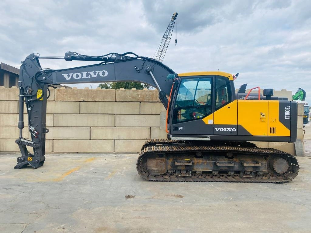 Volvo EC 180 E - حفار زاحف: صورة 1 Volvo EC 180 E - حفار زاحف: صورة 1