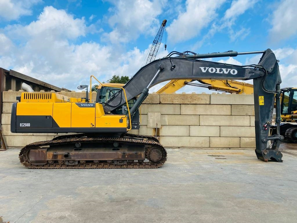 Volvo EC 250 D N L - حفار زاحف: صورة 2 Volvo EC 250 D N L - حفار زاحف: صورة 2