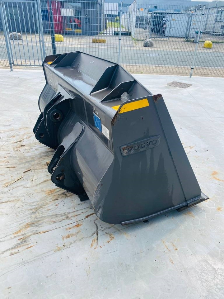 Volvo L 60 - بكت - آلات الإنشاء: صورة 2 Volvo L 60 - بكت - آلات الإنشاء: صورة 2