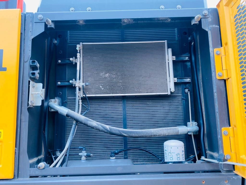 حفار زاحف Volvo ec350el: صورة 10