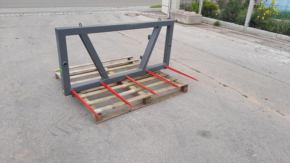 Ballenspieß Ballengabel Rundballengabel Quaderballenspieß Euro - معدات تخزين حبوب: صورة 1 Ballenspieß Ballengabel Rundballengabel Quaderballenspieß Euro - معدات تخزين حبوب: صورة 1