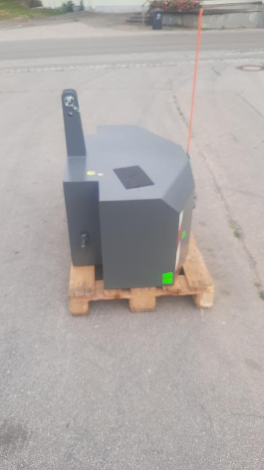 Frontgewicht Ballast Heckgewicht 1000kg Traktor Gewicht Fendt - ثقل موازنة: صورة 4 Frontgewicht Ballast Heckgewicht 1000kg Traktor Gewicht Fendt - ثقل موازنة: صورة 4