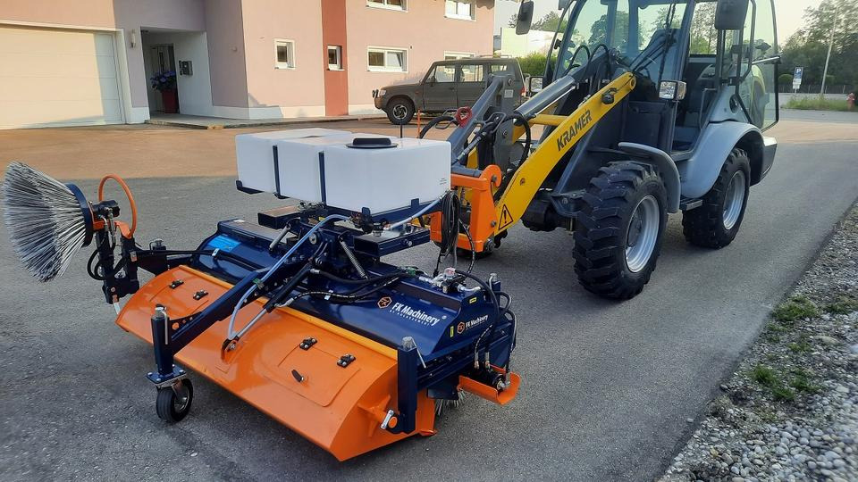 Kehrmaschine Kramer 1,2, 1,5, 1,8 2,3 2,8m Euro Radlader Hoflader - مقشة: صورة 1 Kehrmaschine Kramer 1,2, 1,5, 1,8 2,3 2,8m Euro Radlader Hoflader - مقشة: صورة 1