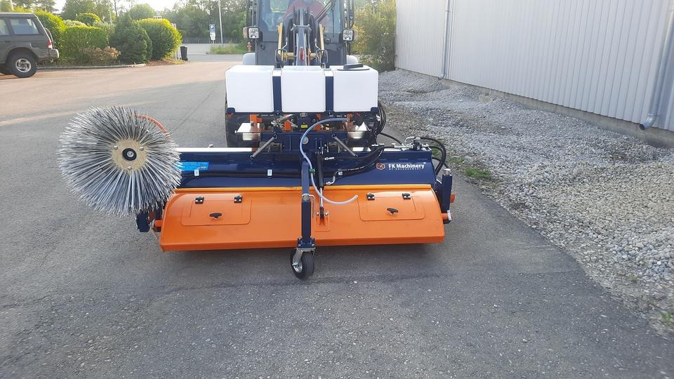 Kehrmaschine Kramer 1,2, 1,5, 1,8 2,3 2,8m Euro Radlader Hoflader - مقشة: صورة 5 Kehrmaschine Kramer 1,2, 1,5, 1,8 2,3 2,8m Euro Radlader Hoflader - مقشة: صورة 5