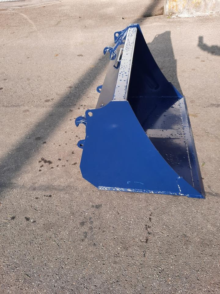 Schaufel 1,2m Euro Schlepper Frontladerschaufel Universalschaufel - بكت شيول: صورة 2 Schaufel 1,2m Euro Schlepper Frontladerschaufel Universalschaufel - بكت شيول: صورة 2