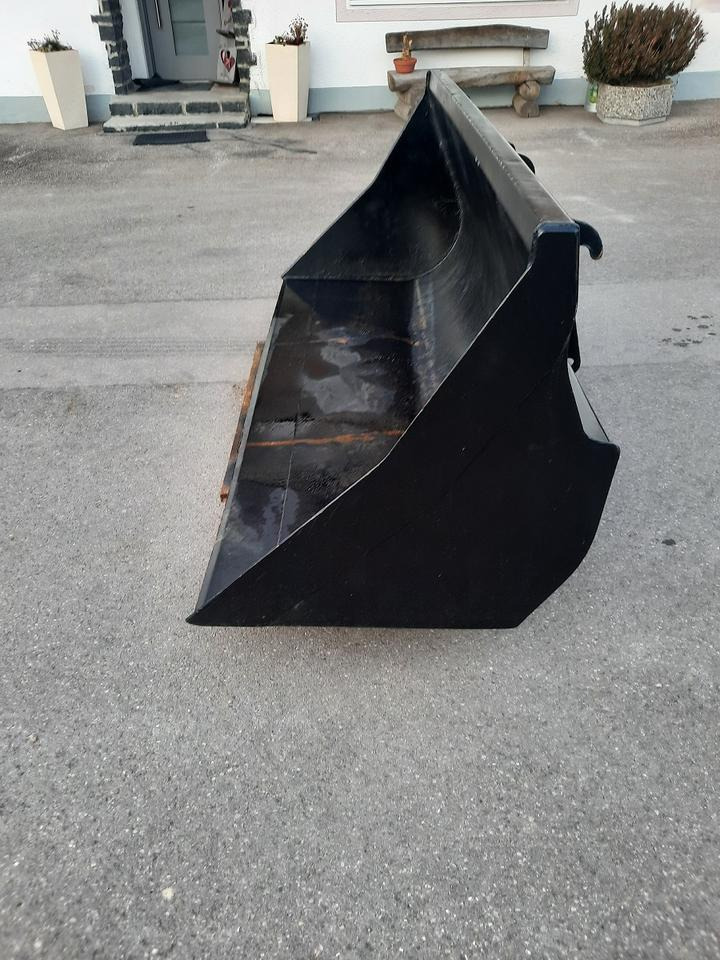 Schaufel 2,4m Teleskoplader Radlader Universalschaufel Genie - بكت شيول: صورة 4 Schaufel 2,4m Teleskoplader Radlader Universalschaufel Genie - بكت شيول: صورة 4