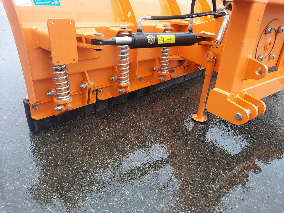 تأجير  Schneeschild 2,2m Volvo Cat Liebherr Schlepper Radlader Hoflader Schneeschild 2,2m Volvo Cat Liebherr Schlepper Radlader Hoflader: صورة 6