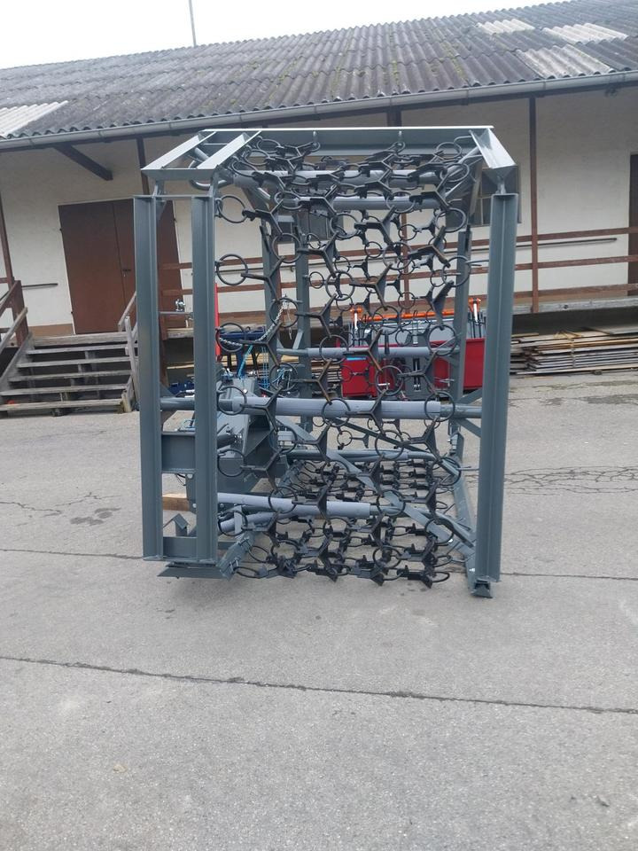 Wiesenegge 6 - 8m Wiesenstriegel Wiesenschleppe Schlepper - مسفلة ذات جنزير: صورة 3 Wiesenegge 6 - 8m Wiesenstriegel Wiesenschleppe Schlepper - مسفلة ذات جنزير: صورة 3