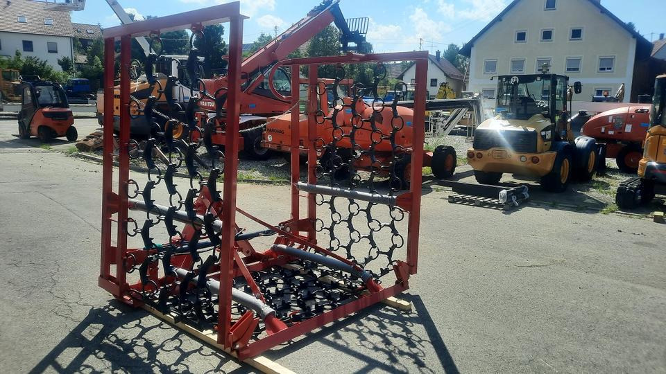 Neue Wiesenegge 6m hydraulisch Wiesenschleppe Fendt Schlepper - مسفلة ذات جنزير: صورة 4 Neue Wiesenegge 6m hydraulisch Wiesenschleppe Fendt Schlepper - مسفلة ذات جنزير: صورة 4