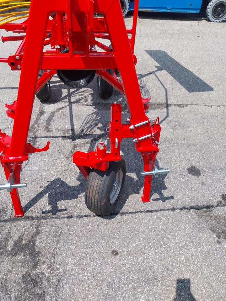 Neuen Kreiselschwader Schwader 4,2m KN-420 Traktor Schlepper - نشارة الدريس/ شوكة جرف: صورة 3 Neuen Kreiselschwader Schwader 4,2m KN-420 Traktor Schlepper - نشارة الدريس/ شوكة جرف: صورة 3