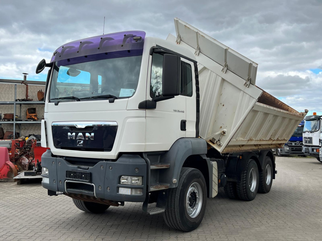 MAN TG-S 26.440 6x4 BB 3-Achs Kipper Schalter - شاحنة قلاب: صورة 1 MAN TG-S 26.440 6x4 BB 3-Achs Kipper Schalter - شاحنة قلاب: صورة 1