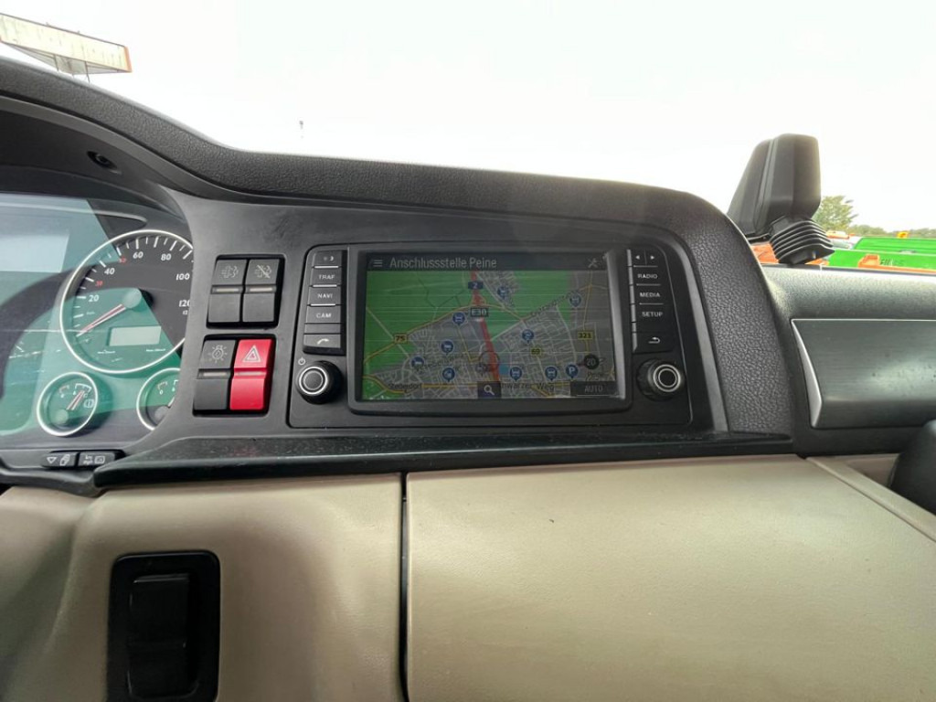 MAN TG-X 26.460 6x2-2 BL Pritsche Kran PK 24.001 Funk Lenk - شاحنات مسطحة, شاحنة كرين: صورة 4 MAN TG-X 26.460 6x2-2 BL Pritsche Kran PK 24.001 Funk Lenk - شاحنات مسطحة, شاحنة كرين: صورة 4