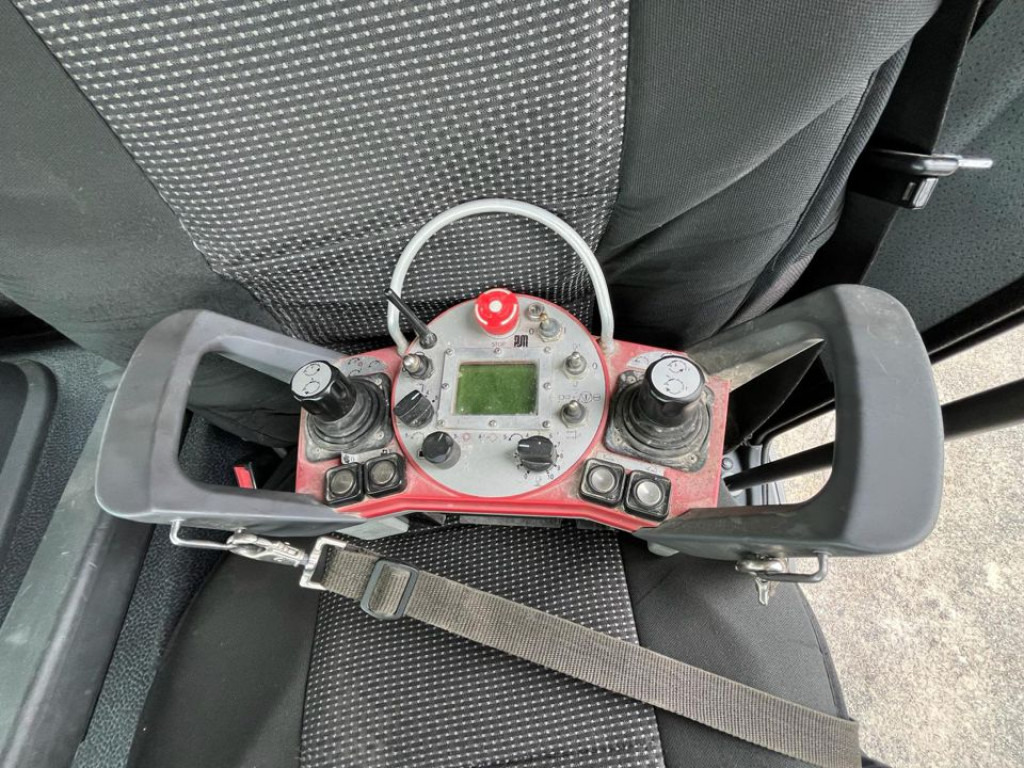 MERCEDES-BENZ Actros 3241 B 8x4 Betonpumpe Putzmeister 42m - مضخة خرسانة: صورة 5 MERCEDES-BENZ Actros 3241 B 8x4 Betonpumpe Putzmeister 42m - مضخة خرسانة: صورة 5