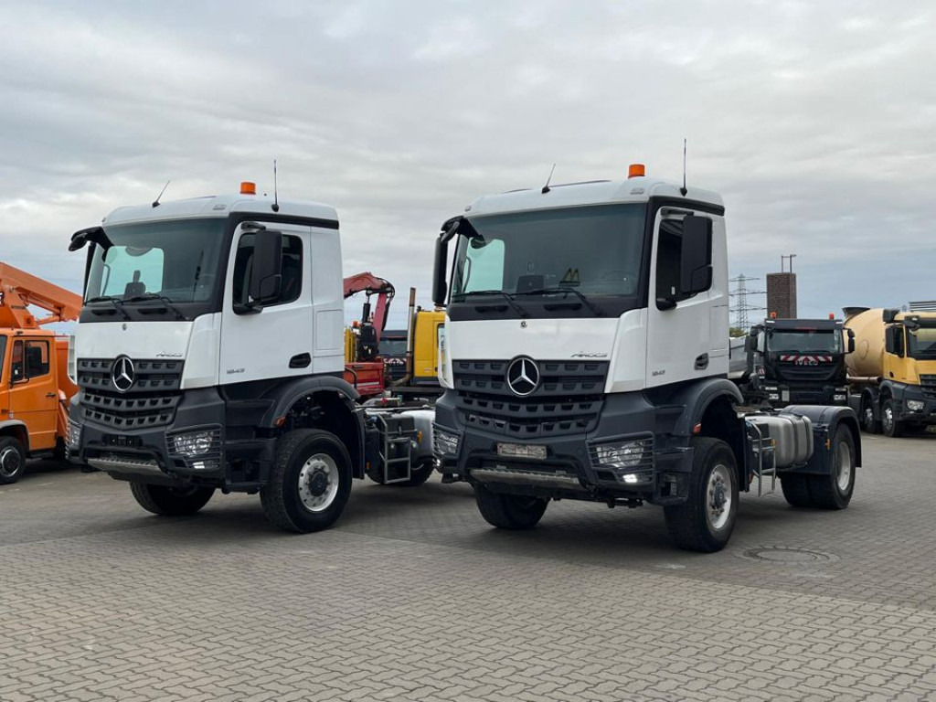 MERCEDES-BENZ Arocs 2043 AS 4x4 SZM nur 133TKM ! Kipphydraulik - رأس تريلا: صورة 1 MERCEDES-BENZ Arocs 2043 AS 4x4 SZM nur 133TKM ! Kipphydraulik - رأس تريلا: صورة 1