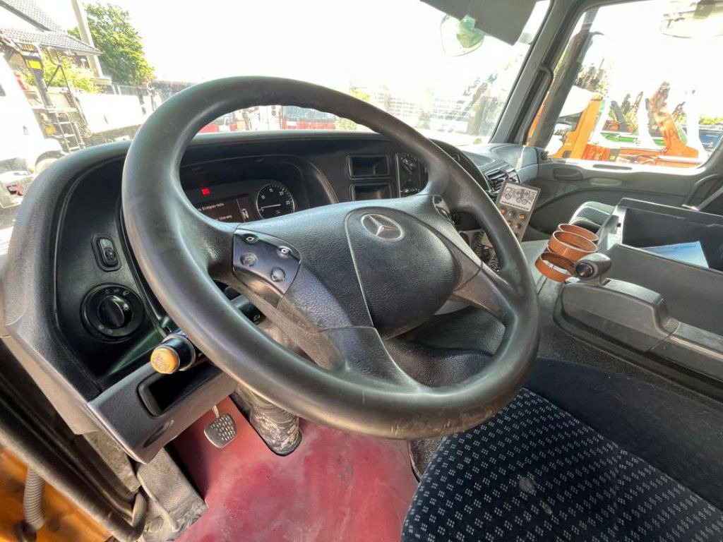 Mercedes-Benz Actros 3241 B 8x4 Betonmischer Liebherr, Deutsc - شاحنة برافعة خطافية: صورة 5 Mercedes-Benz Actros 3241 B 8x4 Betonmischer Liebherr, Deutsc - شاحنة برافعة خطافية: صورة 5