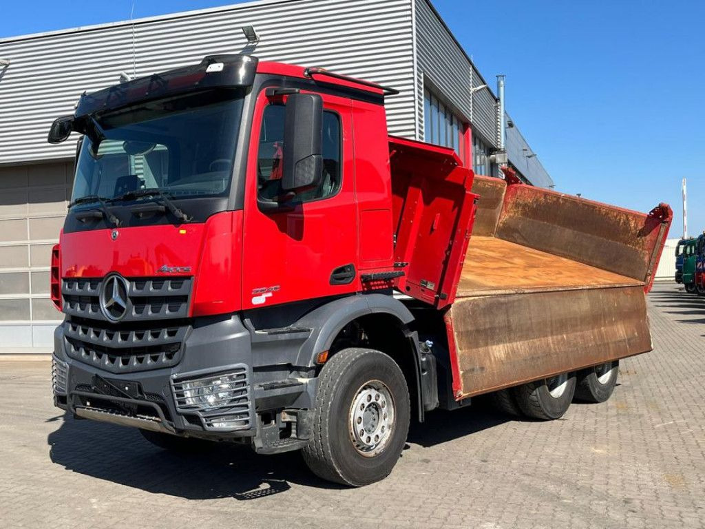 Mercedes-Benz Arocs 2648 6x4 3-Achs Kipper Bordmatik - شاحنة قلاب: صورة 1 Mercedes-Benz Arocs 2648 6x4 3-Achs Kipper Bordmatik - شاحنة قلاب: صورة 1